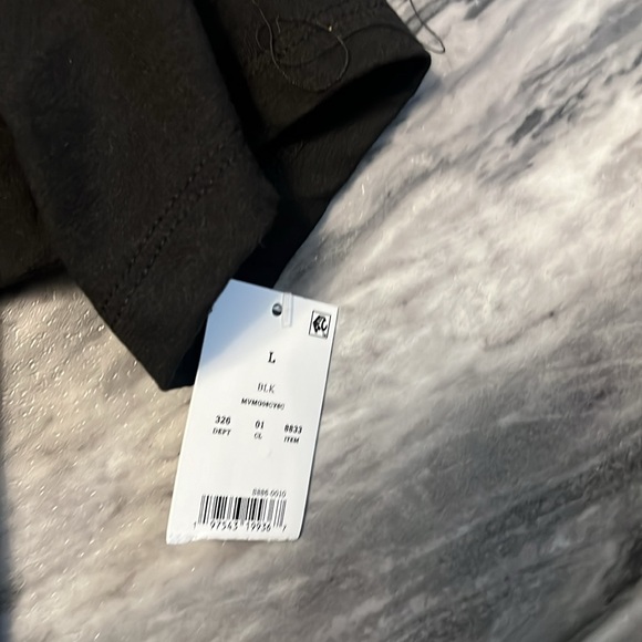 NWT Spider-Man Halloween glow-in-the-dark T-shirt size Large - Picture 3 of 4